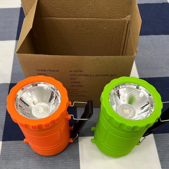 Collapsible Lantern/Flashlight Set - Picture 3 of 4
